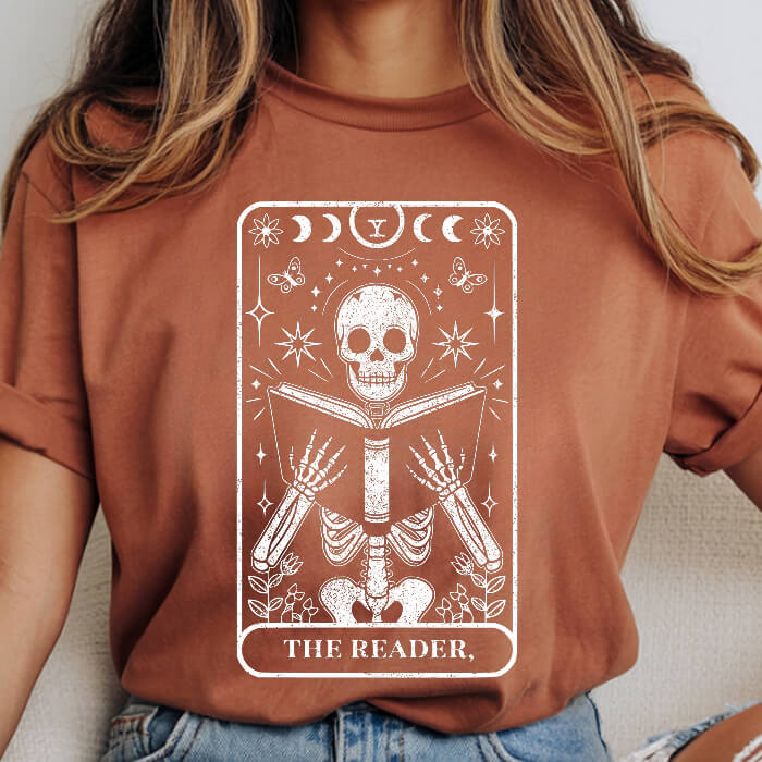 The Reader Tarrot Card yam dark romance t-shirt – vintage Comfort Colors 1717 garment-dyed tee made for readers who fall for villains and crave twisted love stories.